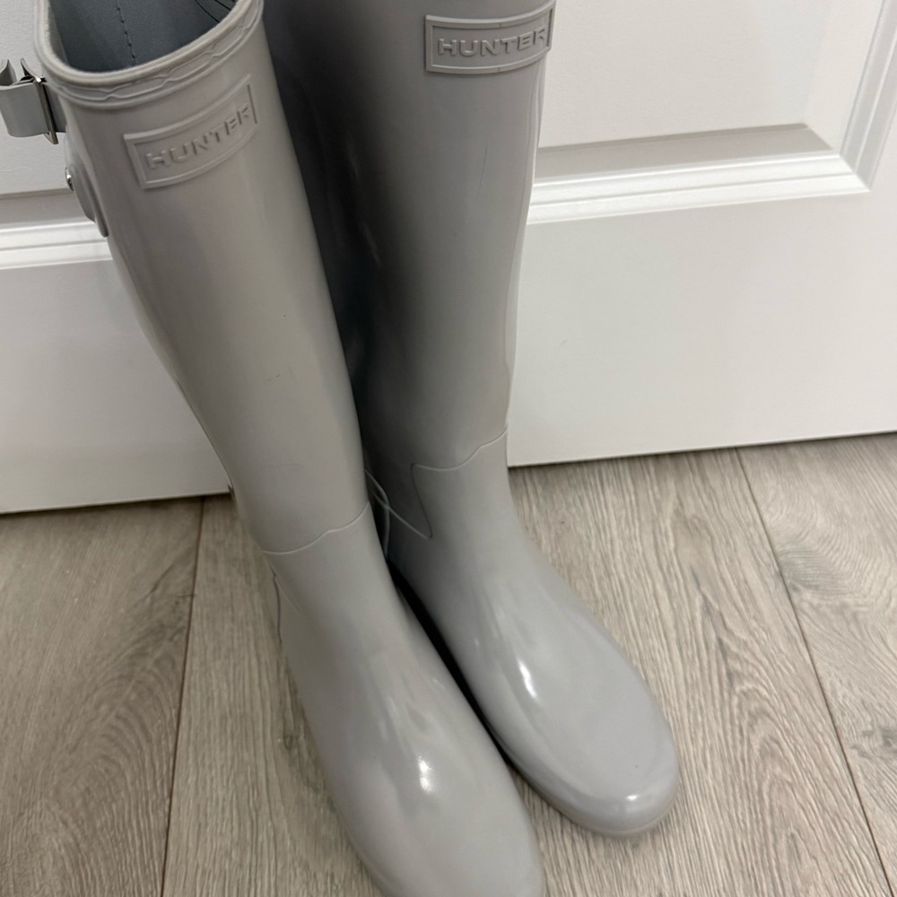 Hunter Light Gray Glossy Rain Boots